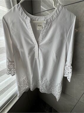 Blair White Eyelet-Hem 3/4 Sleeve Tunic